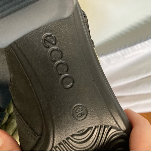 NWOB Ecco Leann Matte Black Buckle Leather Moto Heel Ankle Boots - Picture 8 of 9